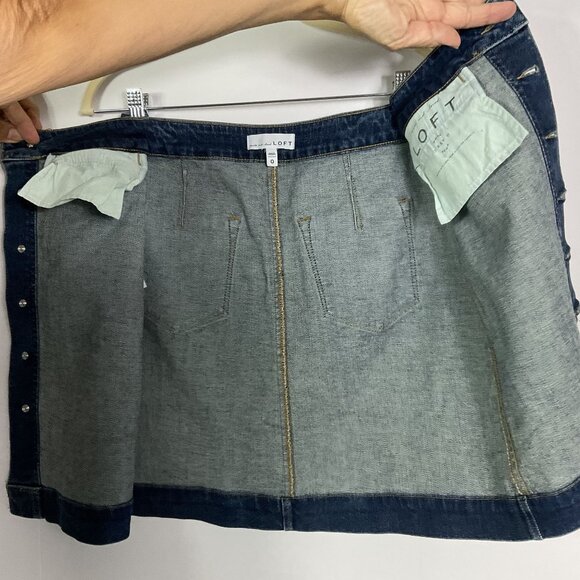 LOFT Button-front, Denim Skirt, size 0, Pockets, Stretch - Picture 3 of 9